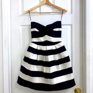 BCBG COCKTAIL DRESS sz SMALL